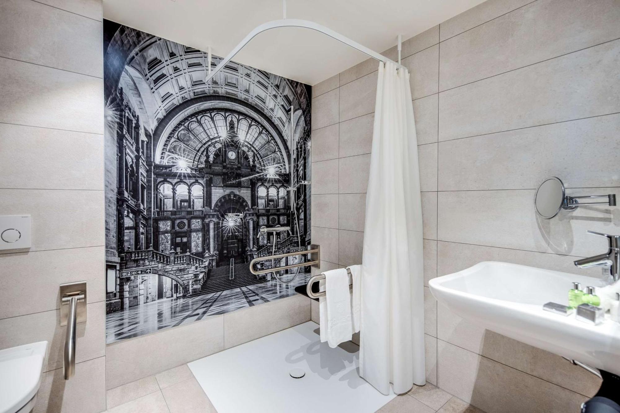 Nh Collection Centre Hotel 4*